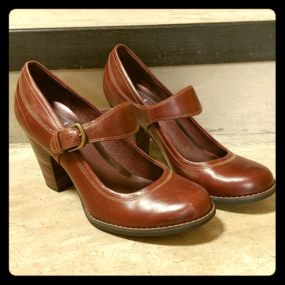 Clark's Indigo Leather Pumps, wooden heel